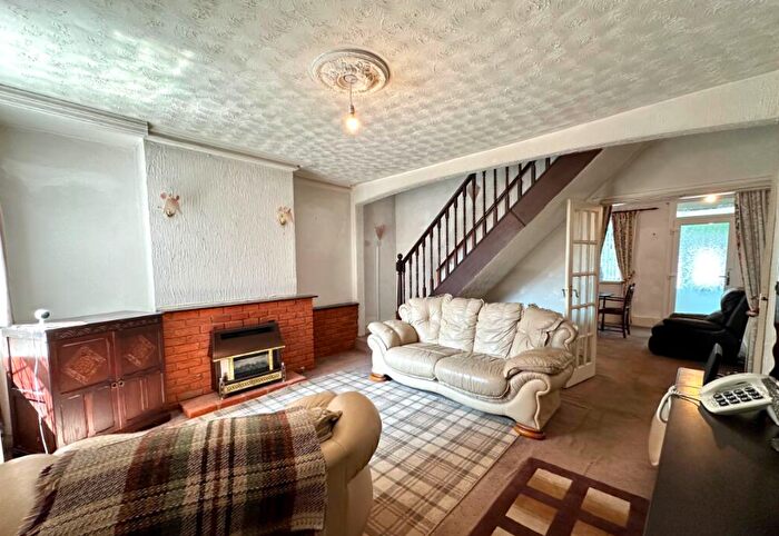 3 Bedroom Terraced House To Rent In Bentley Lane, Walsall, WS2