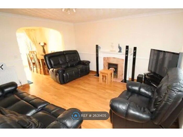 5 Bedroom Detached House To Rent In Oxford Road, Swindon, SN3