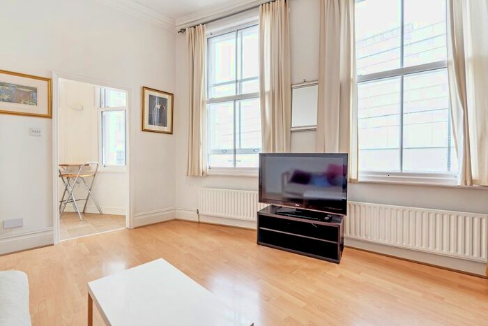 2 Bedroom Flat To Rent In Hartfield Road, London, SW19