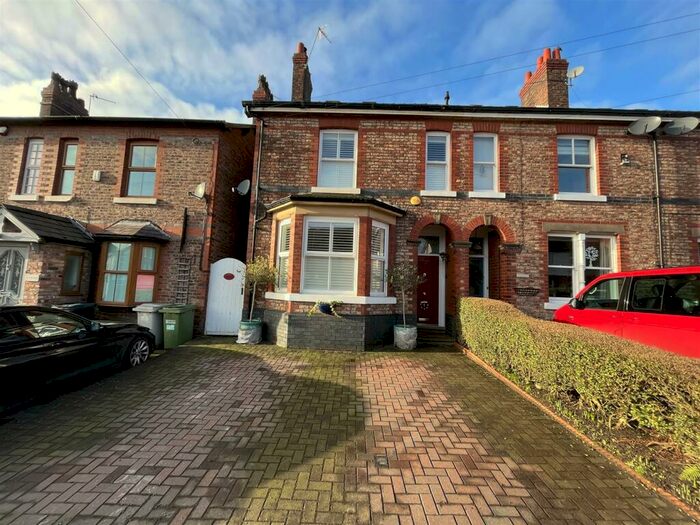 4 Bedroom Semi-Detached House To Rent In Knutsford Road, Alderley Edge, SK9