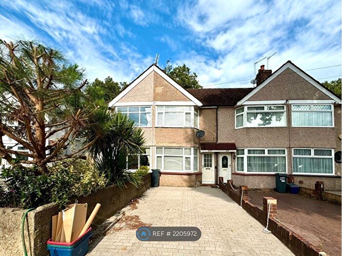 2 Bedroom Terraced House To Rent In Hounslow Road, Hanworth, Feltham, TW13