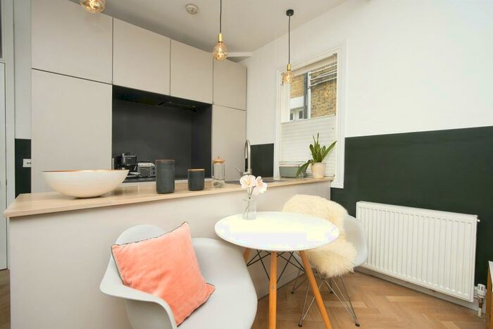 2 Bedroom Flat To Rent In George Lane, SE13