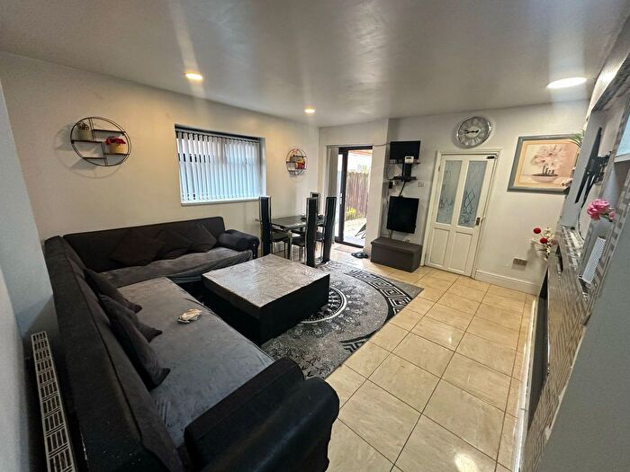 5 Bedroom Terraced House To Rent In Nansen Road, Sparkhill, B11