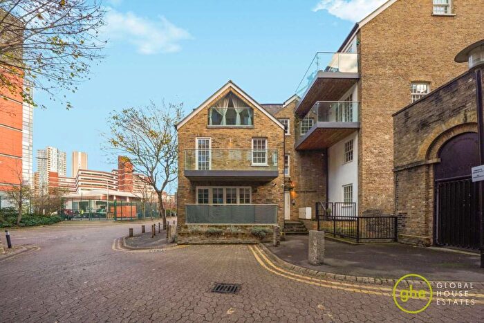 3 Bedroom Flat For Sale In Molesworth Street, Lewisham, London, SE13