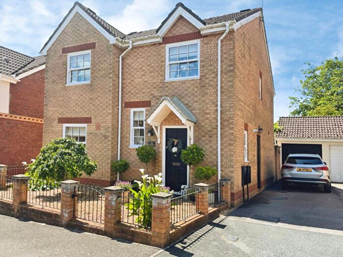 4 Bedroom Detached House For Sale In Fairplace Close, Bridgend, CF31