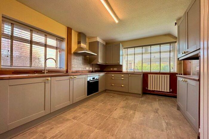 3 Bedroom Property To Rent In Queens Close, Cambridge, CB22