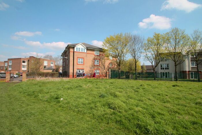 1 Bedroom Flat To Rent In Garner Court, Douglas Road, Stanwell, TW19