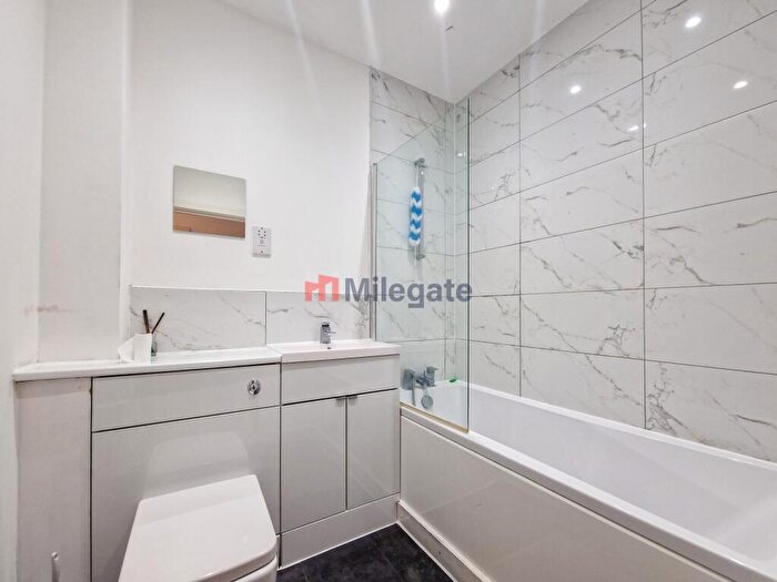 2 Bedroom Flat To Rent In Chichester Road, Southend-On-Sea, SS1