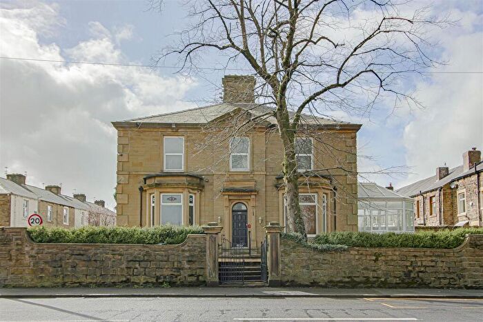 4 Bedroom Detached House To Rent In Whalley Road, Accrington, BB5