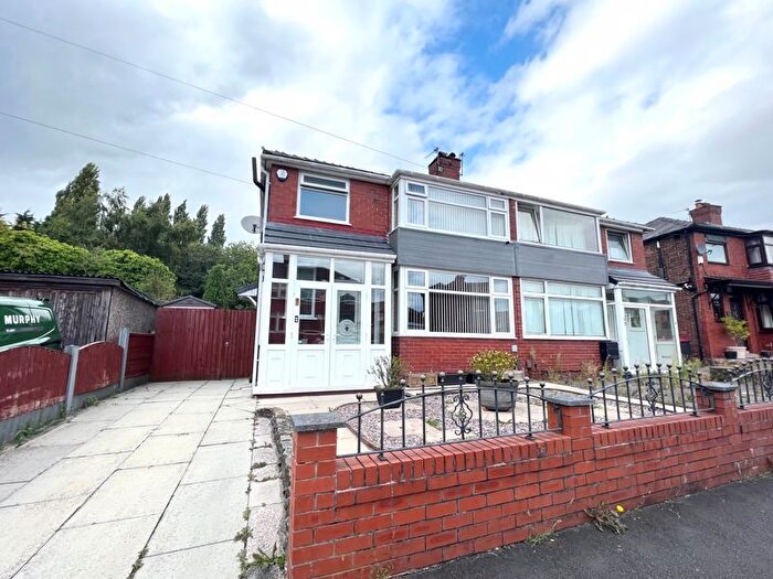 3 Bedroom Semi-Detached House To Rent In Welwyn Drive, Salford, M6
