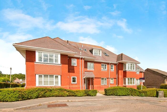 2 Bedroom Flat For Sale In Hoopers, Carters Avenue, Poole, BH15