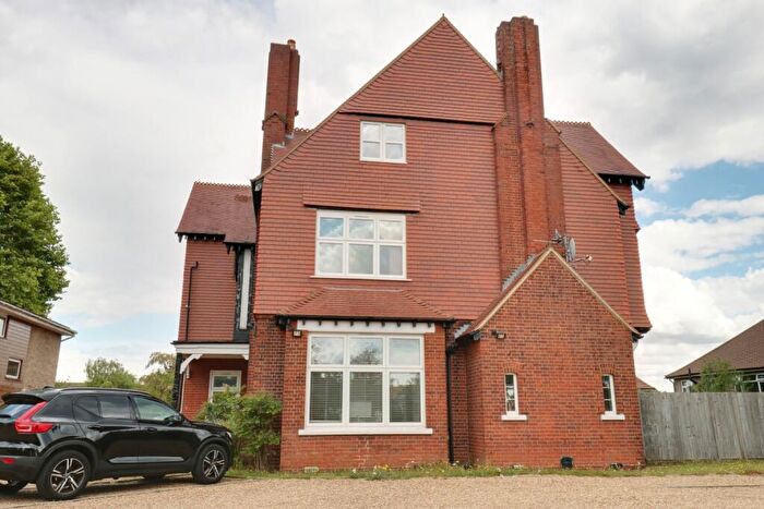 1 Bedroom Flat To Rent In Tudor Court, Hawes Lane, West Wickham, Kent, BR4
