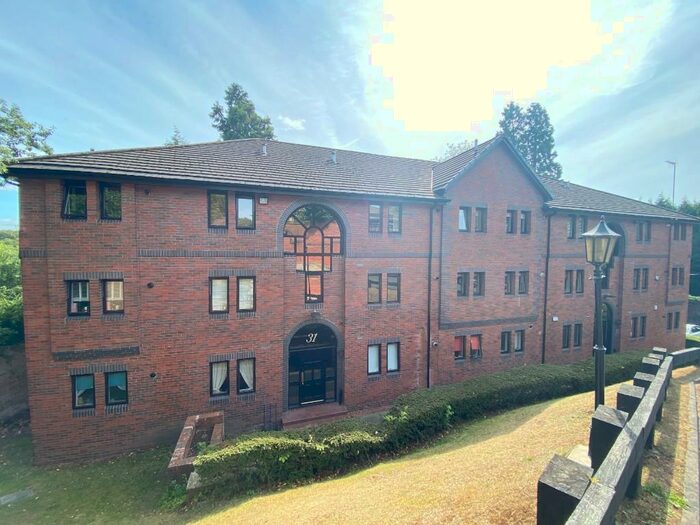 2 Bedroom Flat To Rent In Silverwells Crescent, Glasgow, G71