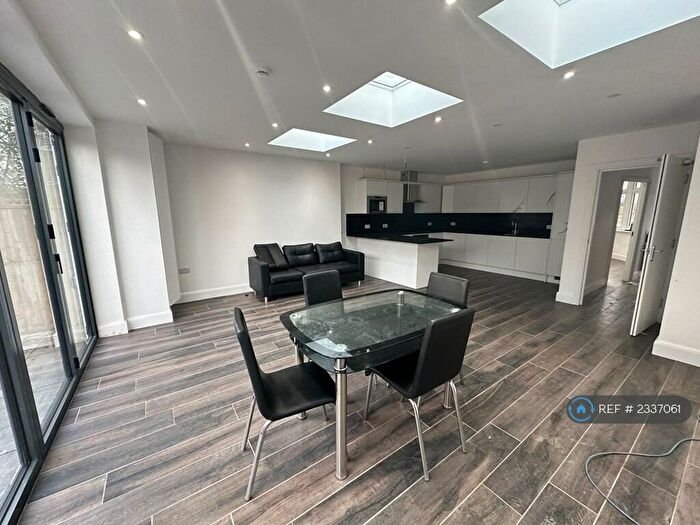 5 Bedroom Semi-Detached House To Rent In South Way, Croydon, West Wickam, Shirley, Beckenham, Crystal Pa, CR0