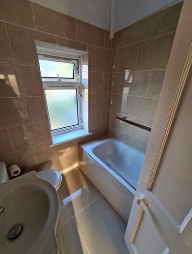 1 Bedroom Maisonette To Rent In Lodge Avenue, Dagenham, Essex, RM8