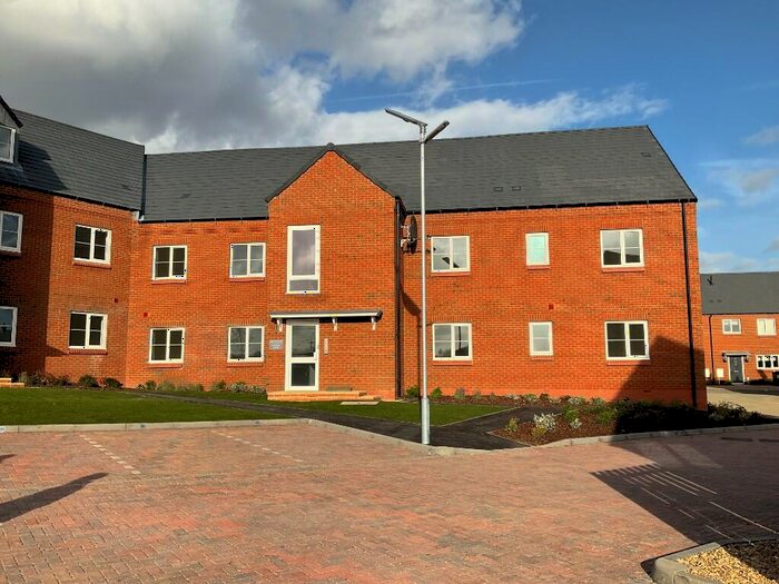 2 Bedroom Flat To Rent In Crescent, NN9