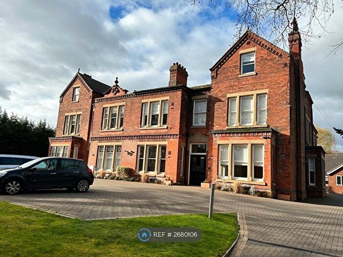 2 Bedroom Flat To Rent In Hazlemere House, Grimsby, DN32