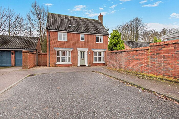 5 Bedroom Detached House For Sale In Crabapple Close, Wymondham, NR18