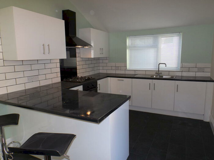 2 Bedroom Maisonette To Rent In Grove Road North, Southsea, PO5