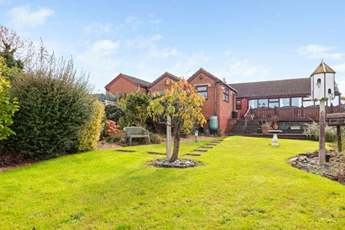 3 Bedroom Bungalow For Sale In Glanford Court, Brigg, North Lincolnshire, DN20