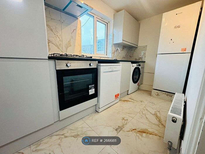 1 Bedroom Flat To Rent In Richmond Road, Kingston Upon Thames, KT2