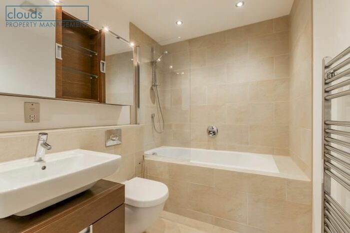 1 Bedroom Flat To Rent In Simpson Loan, Edinburgh, EH3