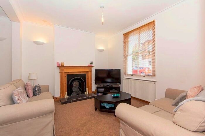 4 Bedroom Terraced House To Rent In Stanley Grove, London, SW8