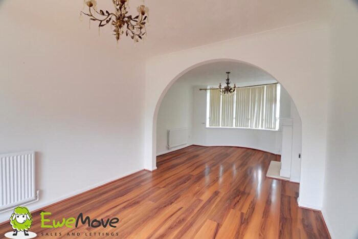 4 Bedroom Semi-Detached House For Sale In Culverhouse Road, Luton, Bedfordshire, LU3