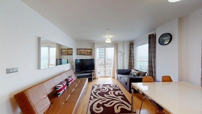 2 Bedroom Flat To Rent In City Peninsula, Barge Walk, London, SE10