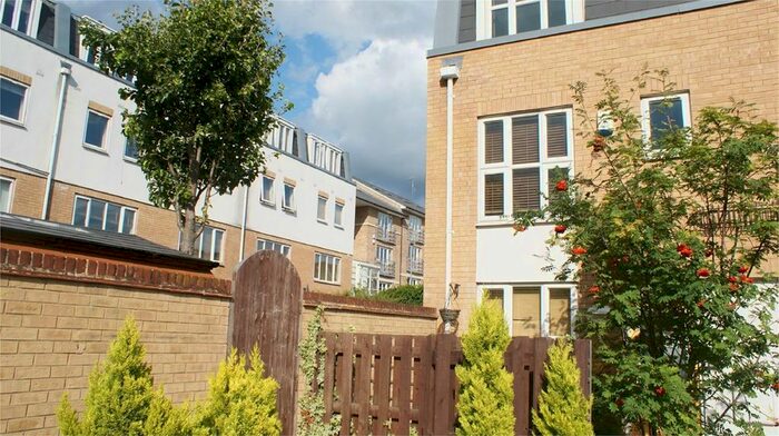 3 Bedroom End Of Terrace House To Rent In Franklin Place, Lewisham, London, SE13