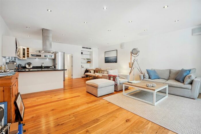 2 Bedroom Flat To Rent In Nevern Place, Earls Court, London, SW5