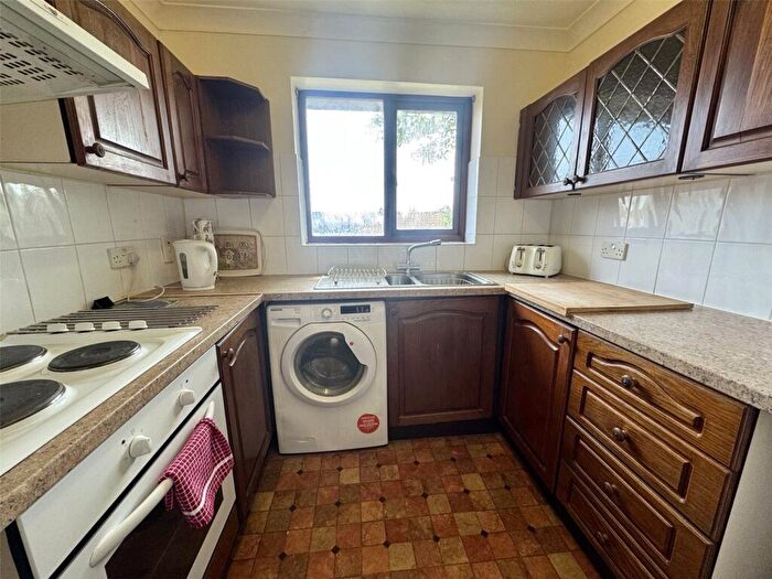 2 Bedroom Flat To Rent In Daniel Gardens, Skinner Street, BH15