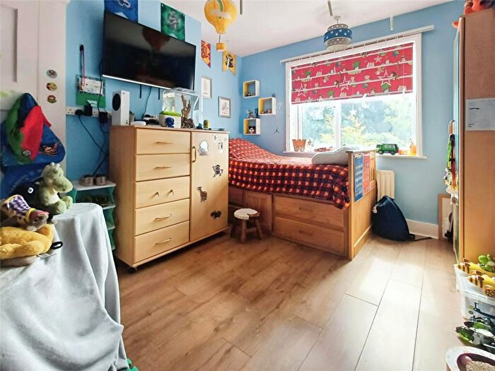 3 Bedroom Terraced House For Sale In Ridgeway Avenue, Gravesend, Kent, DA12