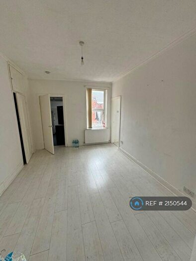 3 Bedroom Flat To Rent In King Edward Street, Gateshead, NE8