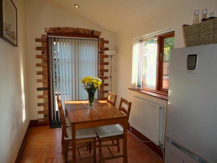 3 Bedroom Terraced House To Rent In Hartopp Road, Leicester, LE2