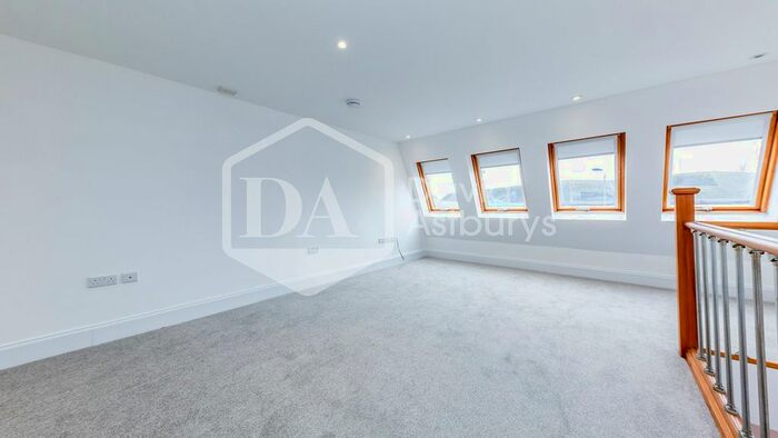 1 Bedroom Town House To Rent In Rosemont Avenue, North Finchley, London, N12