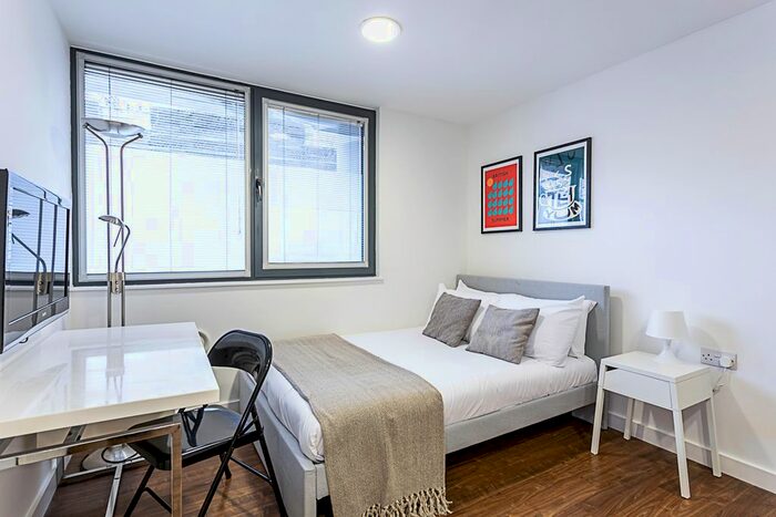 Studio To Rent In Chamber Street, London, E1