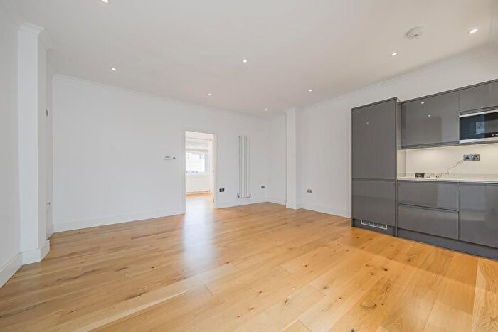 1 Bedroom Flat To Rent In Hampton Road, Twickenham, TW2