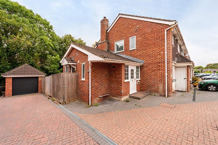 4 Bedroom Semi Detached House To Rent In Rangewood Avenue, Reading, RG30