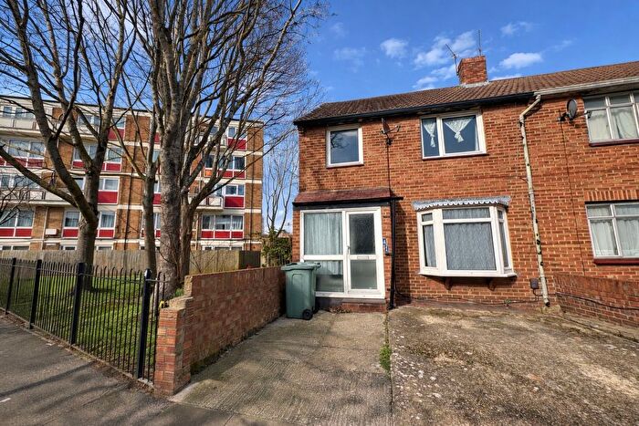 3 Bedroom End Of Terrace House To Rent In Cottage Grove, Southsea, PO5