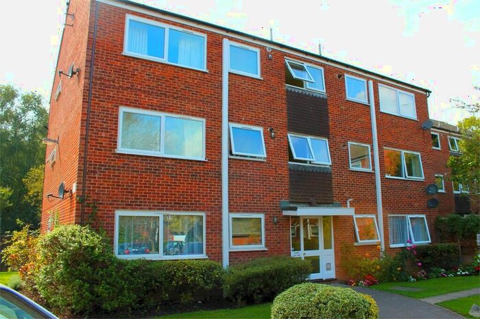 2 Bedroom Apartment To Rent In Henley Drive Frimley Green, Surrey, GU16