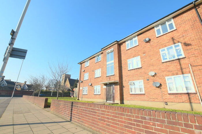 2 Bedroom Apartment To Rent In Carlton Court, Craven Gardens, IG6