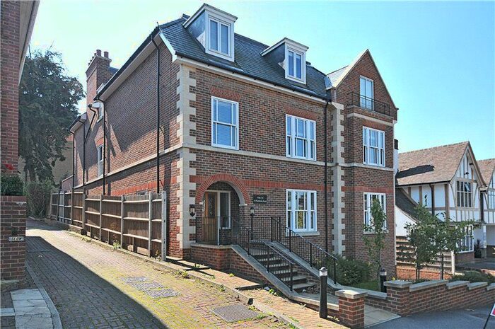 2 Bedroom Flat To Rent In Pembroke Road, Sevenoaks, Kent, TN13