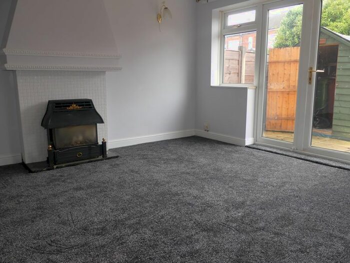3 Bedroom Semi-Detached House To Rent In Old Lane, Chadderton, Oldham, OL9