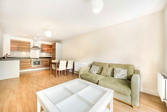 2 Bedroom Flat To Rent In St. Georges Grove, Earlsfield, SW17