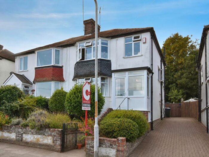 3 Bedroom Semi-Detached House For Sale In Masons Rise, Broadstairs, CT10