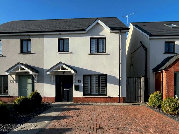 3 Bedroom Semi-Detached House To Rent In Park Gardens, Begelly, Kilgetty, SA68