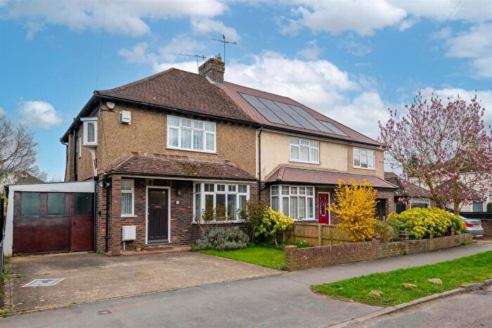 3 Bedroom Semi Detached House For Sale In Hevers Avenue, Horley, Surrey, RH6