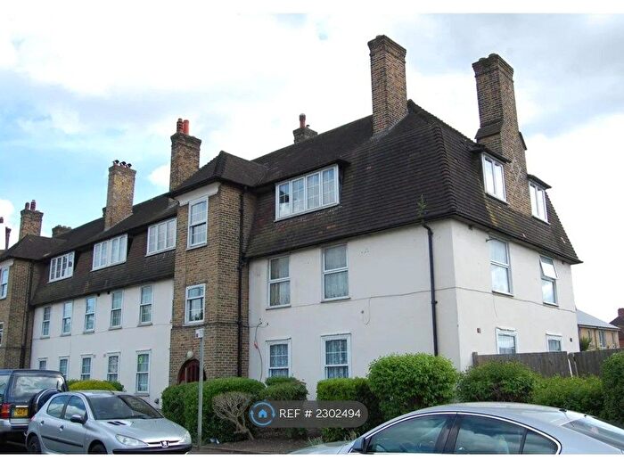 2 Bedroom Flat To Rent In Green Lane, Morden, SM4