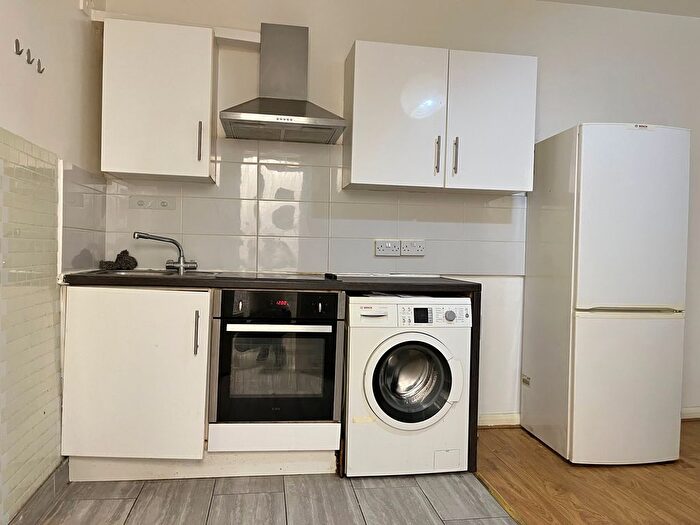 1 Bedroom Flat To Rent In Lordship Lane, Wood Green, N22
